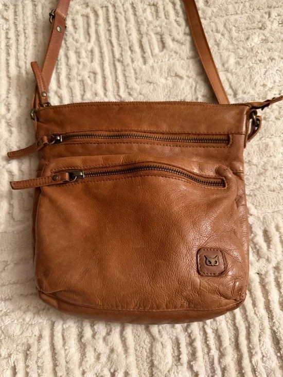 Wise Owl Brown Leather Crossbody Bag Soft Leather Multi Zip Casual Everyday Bag - Picture 2 of 6